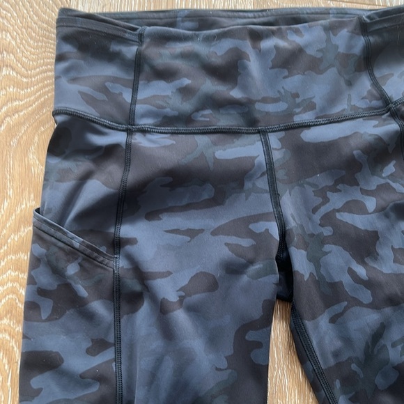 Lululemon 23" Camo Leggings - Picture 2 of 8